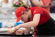 EuroSkills 2021 – La macellaia-salumiera Leandra Schweizer conquista la medaglia d’oro